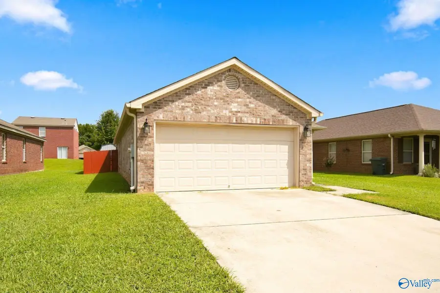219 Valleyside Drive Ne, Huntsville, AL 35810 - #2