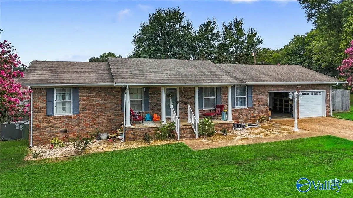2008 Saxton Drive, Florence, AL 35630 - #1