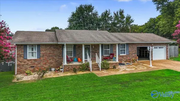 2008 Saxton Drive, Florence, AL 35630