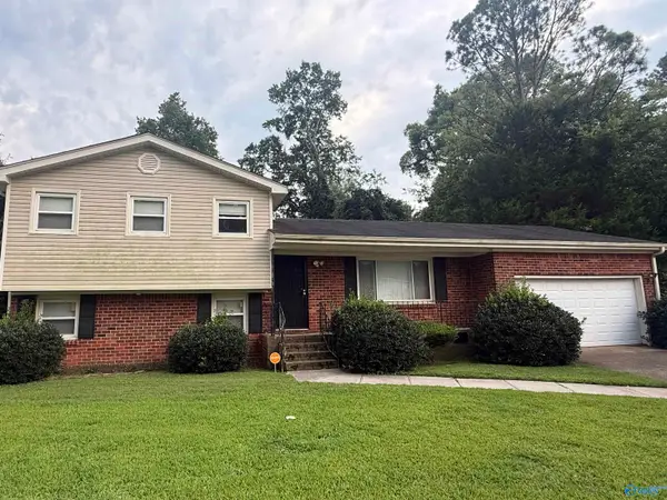 3905 Gardenside Drive, Huntsville, AL 35810
