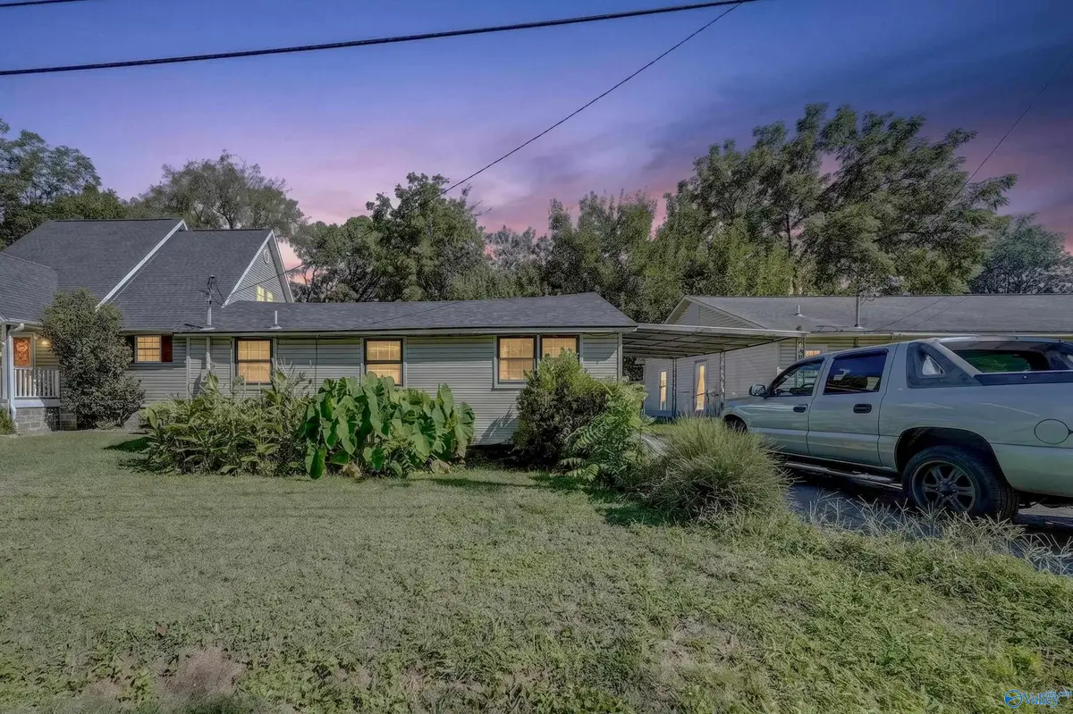 809 Rison Avenue Ne, Huntsville, AL 35801 - #1