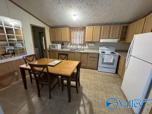 528 Warrenton Road, Guntersville, AL 35976 - #3