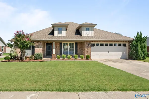 627 Summer Cove Circle Nw, Madison, AL 35757