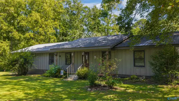 5559 E River Road, Mentone, AL 35984