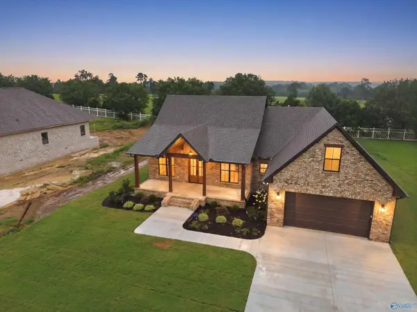 64 Krimson Circle, Albertville, AL 35951