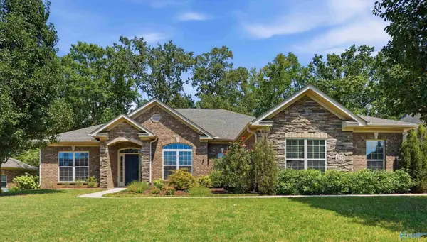 4737 Autumn Dusk Drive, Owens Cross Roads, AL 35763