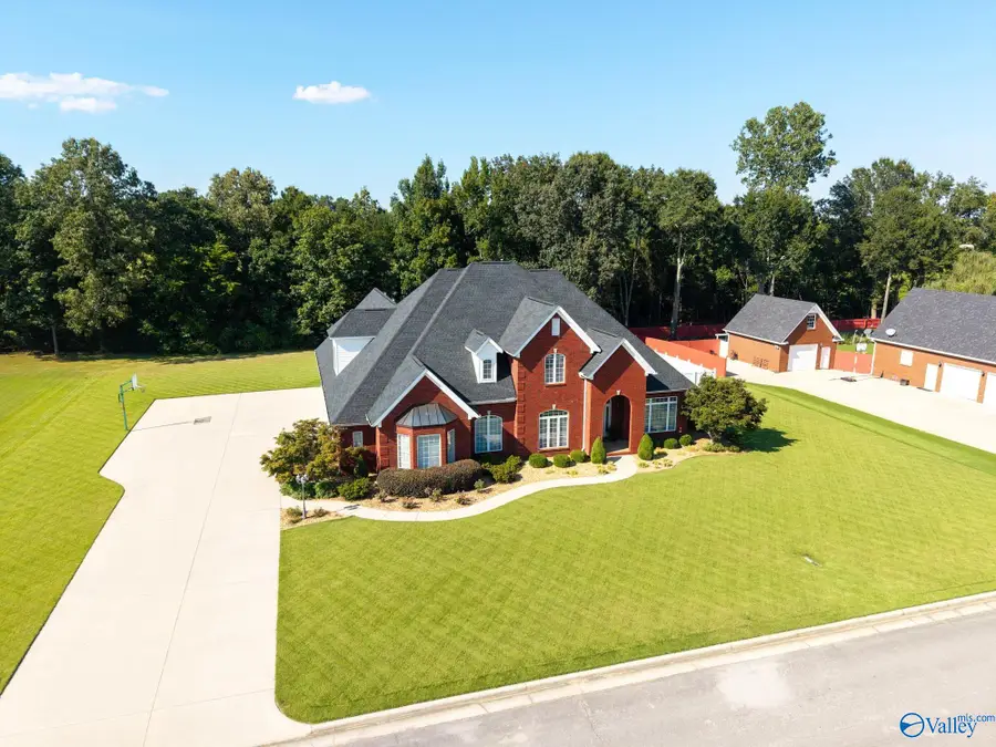 180 Braxton Court, Decatur, AL 35603 - #3