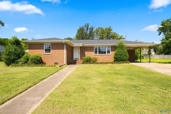 1010 Blount Avenue, Guntersville, AL 35976