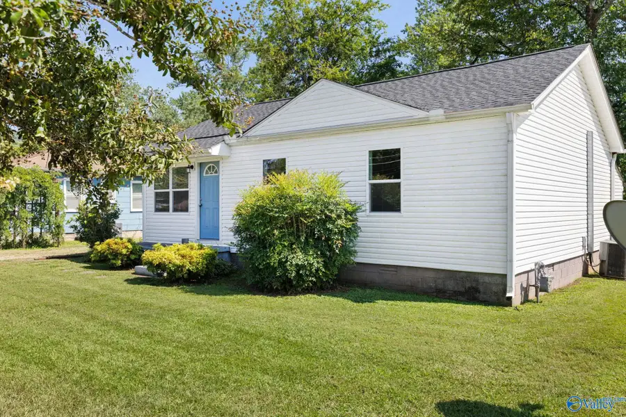 1824 Oakwood Avenue Ne, Huntsville, AL 35811 - #3