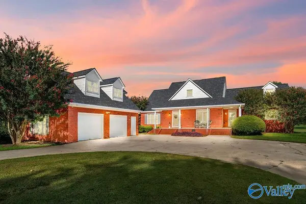 400 Plantation Pointe Road, Scottsboro, AL 35768