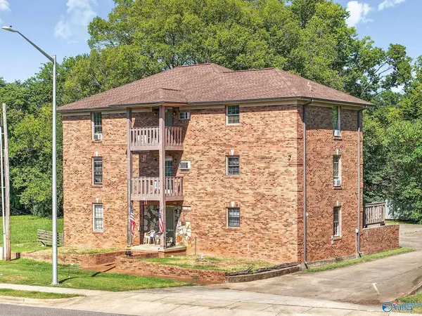 800 Hundley Drive Nw, Huntsville, AL 35801