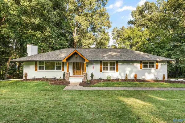 8009 Valley View Drive Se, Huntsville, AL 35802