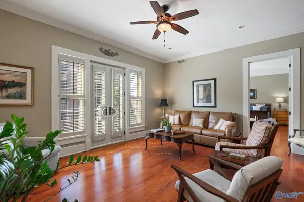 301 E Holmes Avenue #302, Huntsville, AL 35801