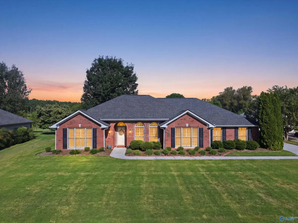 2369 Villaret Drive Sw, Huntsville, AL 35803 - #1
