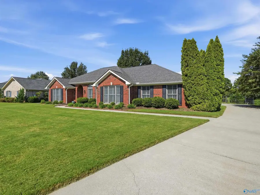 2369 Villaret Drive Sw, Huntsville, AL 35803 - #3