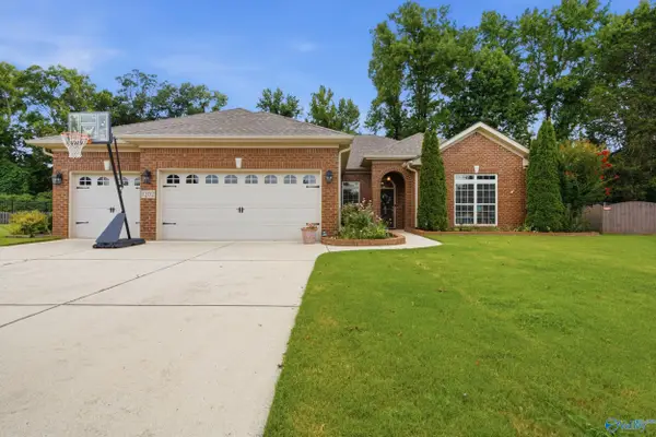 7202 Avonwood Lane Se, Owens Cross Roads, AL 35763