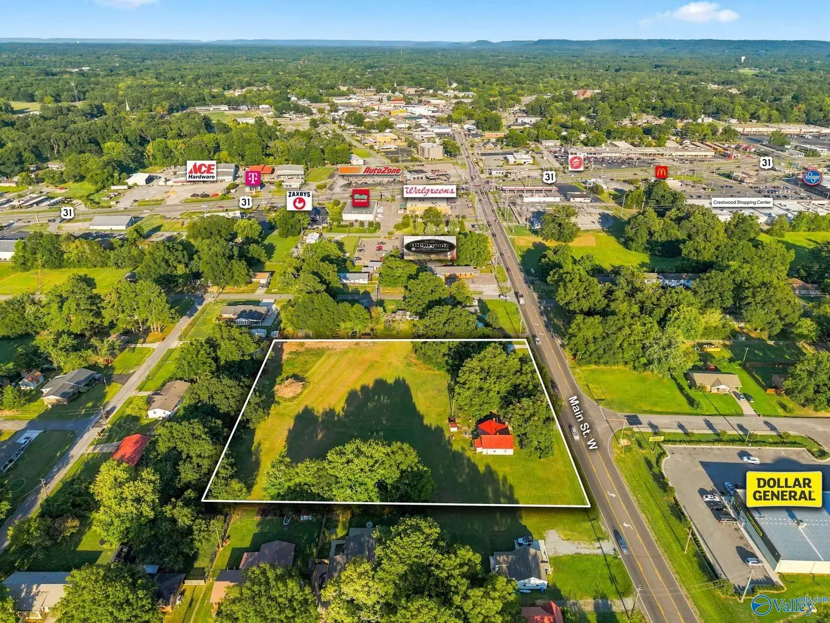 815 Main Street West, Hartselle, AL 35640 - #1