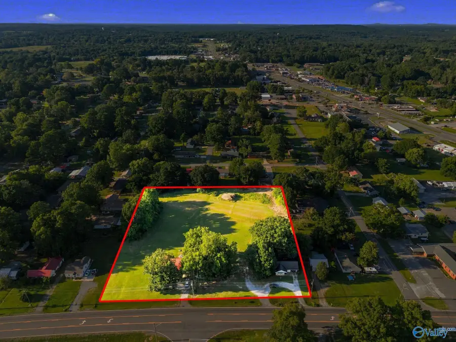815 Main Street West, Hartselle, AL 35640 - #2