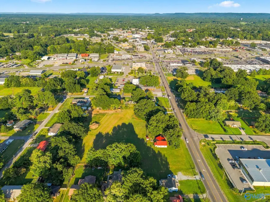 815 Main Street West, Hartselle, AL 35640 - #3