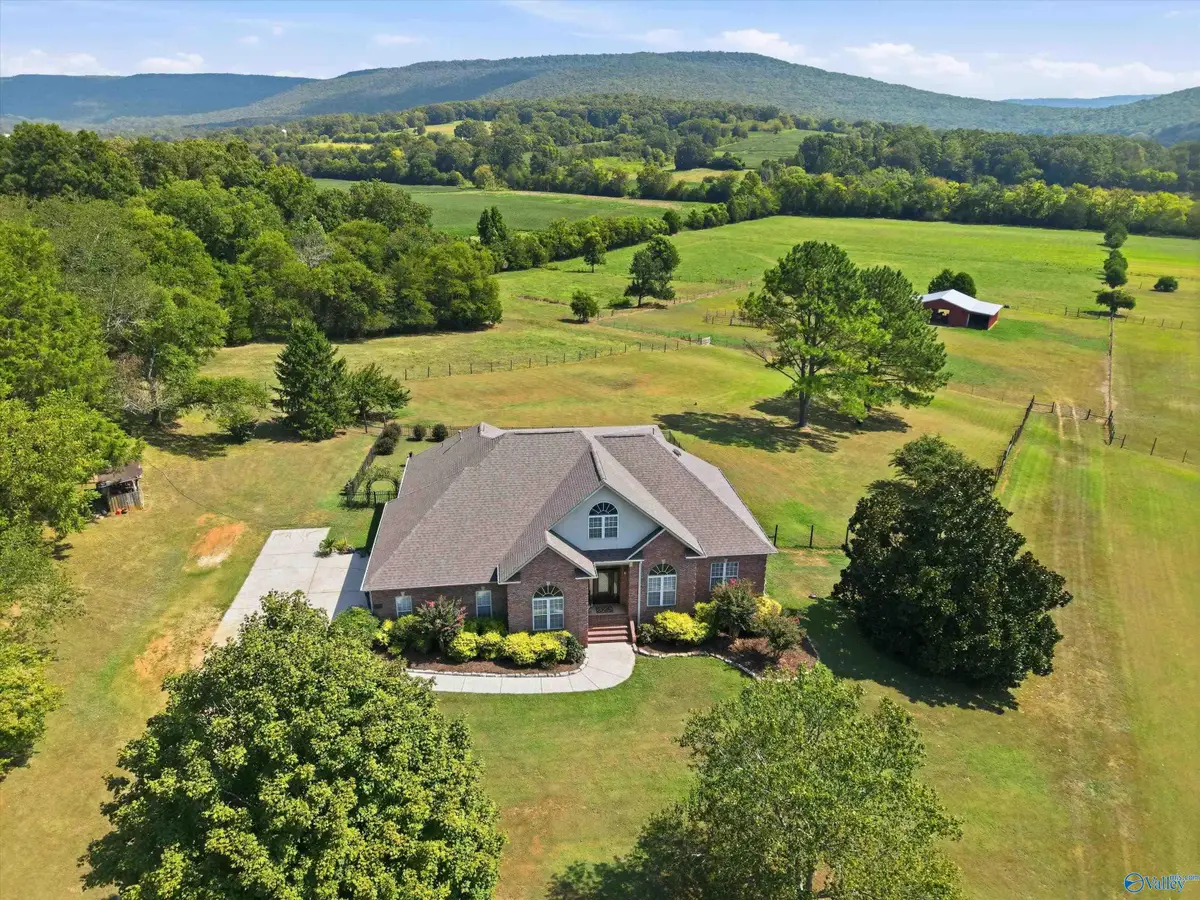 419 Killingsworth Cove Road, Gurley, AL 35748 - #1