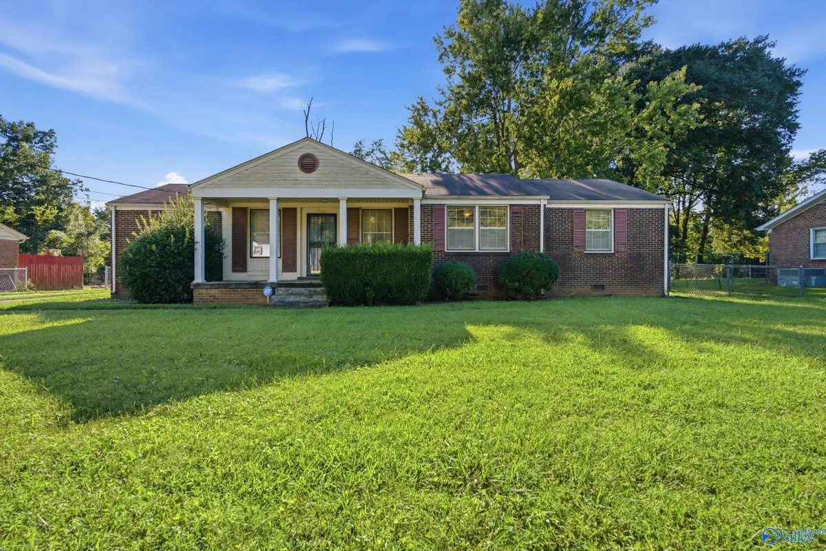 3909 Lakeview Drive Nw, Huntsville, AL 35810 - #1