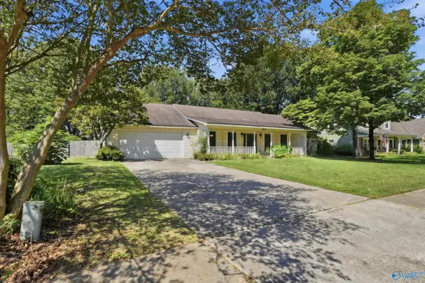 14875 Clovercrest Drive, Huntsville, AL 35803