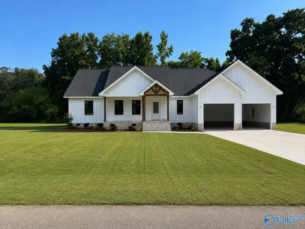 160 Bent River Drive, Gadsden, AL 35901