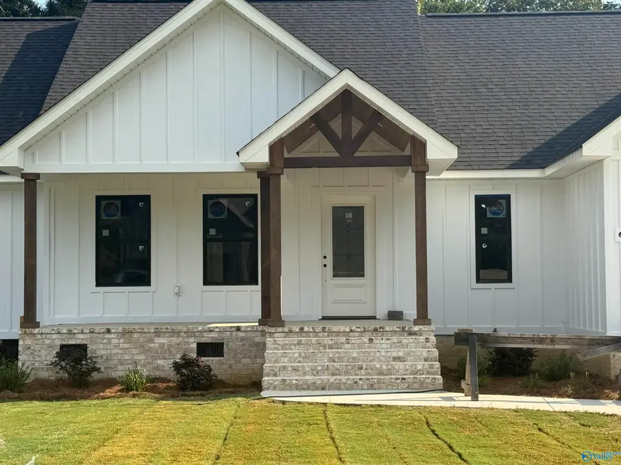 160 Bent River Drive, Gadsden, AL 35901 - #2