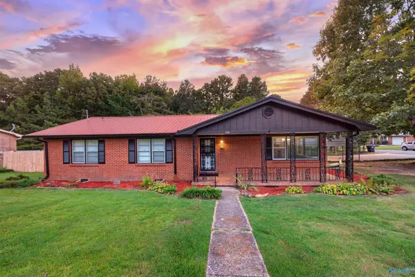 1024 E Tomahawk Trail, Gadsden, AL 35903