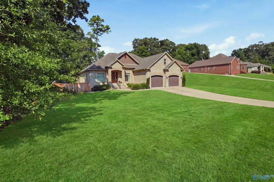 286 Plantation Circle, Killen, AL 35645 - #2