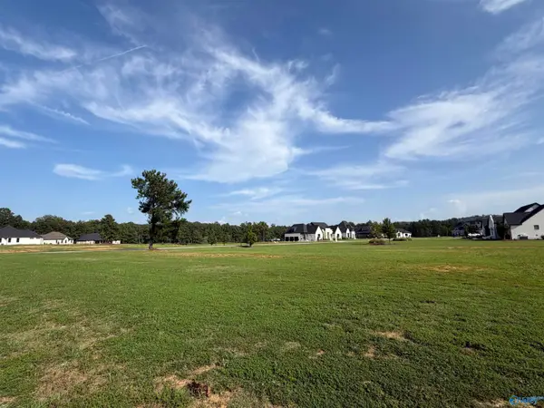 13 Lakeshore Drive, Gadsden, AL 35901
