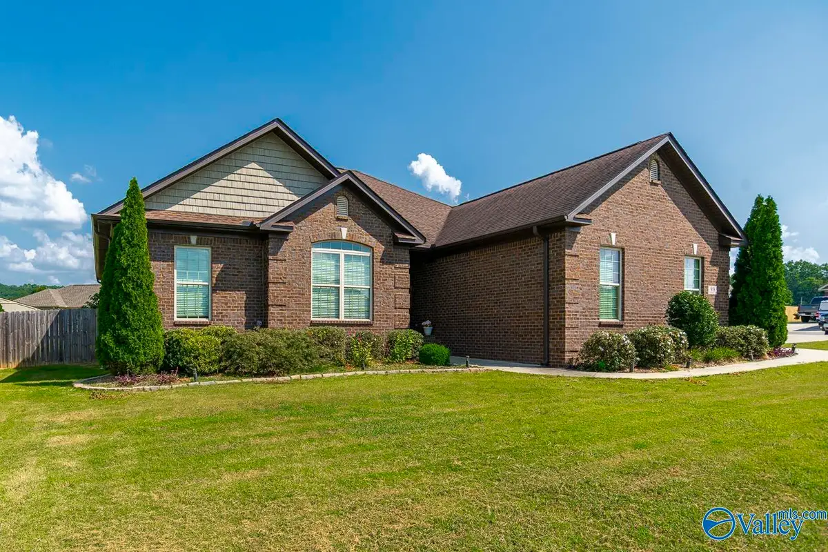 99 Cambridge Drive, Decatur, AL 35603 - #1