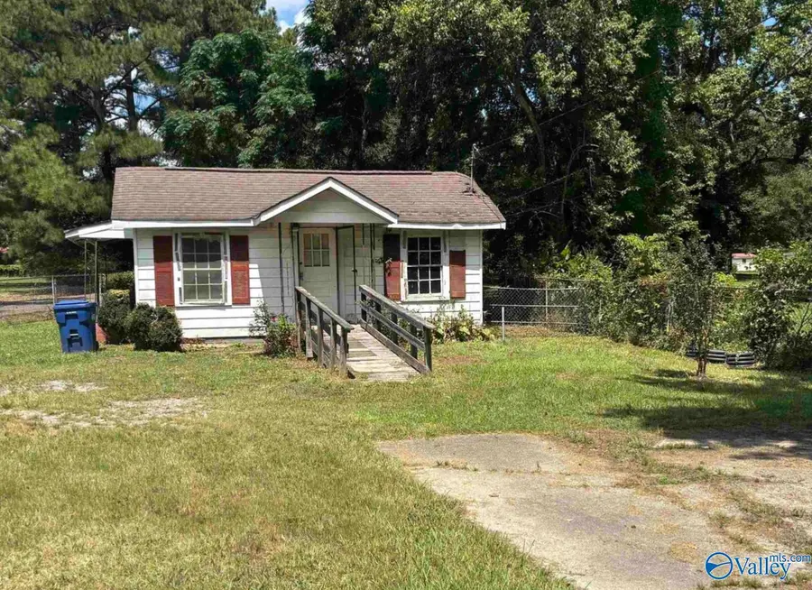 301 Holman Street, Attalla, AL 35954 - #2