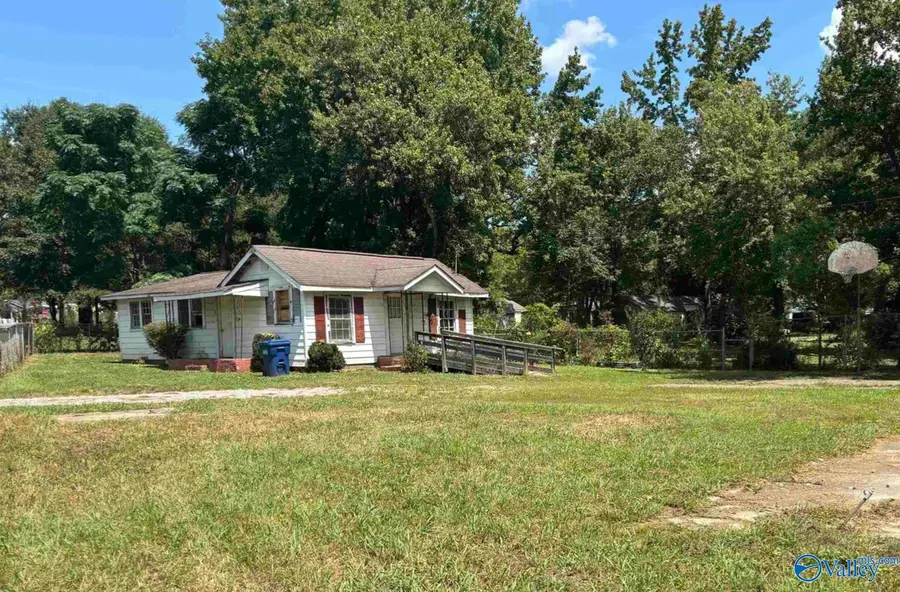 301 Holman Street, Attalla, AL 35954 - #3