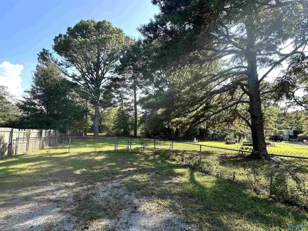 321 Pine Circle, Hartselle, AL 35640