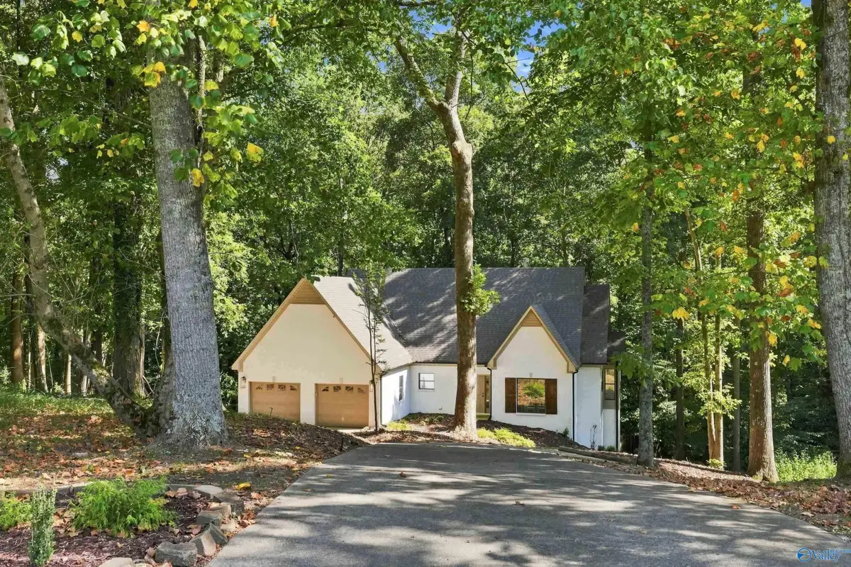 103 East Cove, Florence, AL 35634 - #1