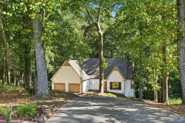 103 East Cove, Florence, AL 35634