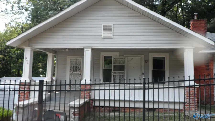 902 Spring Street, Gadsden, AL 35901 - #2