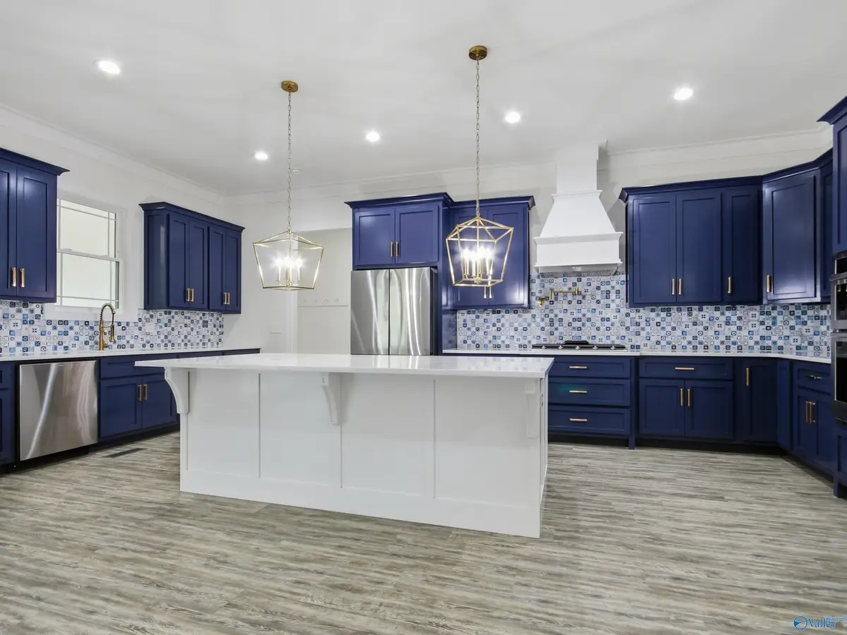 3811 South Chapel Hill Road Sw, Decatur, AL 35603 - #1