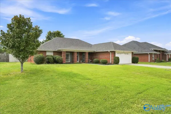4919 SE Montauk Trail, Owens Cross Roads, AL 35763