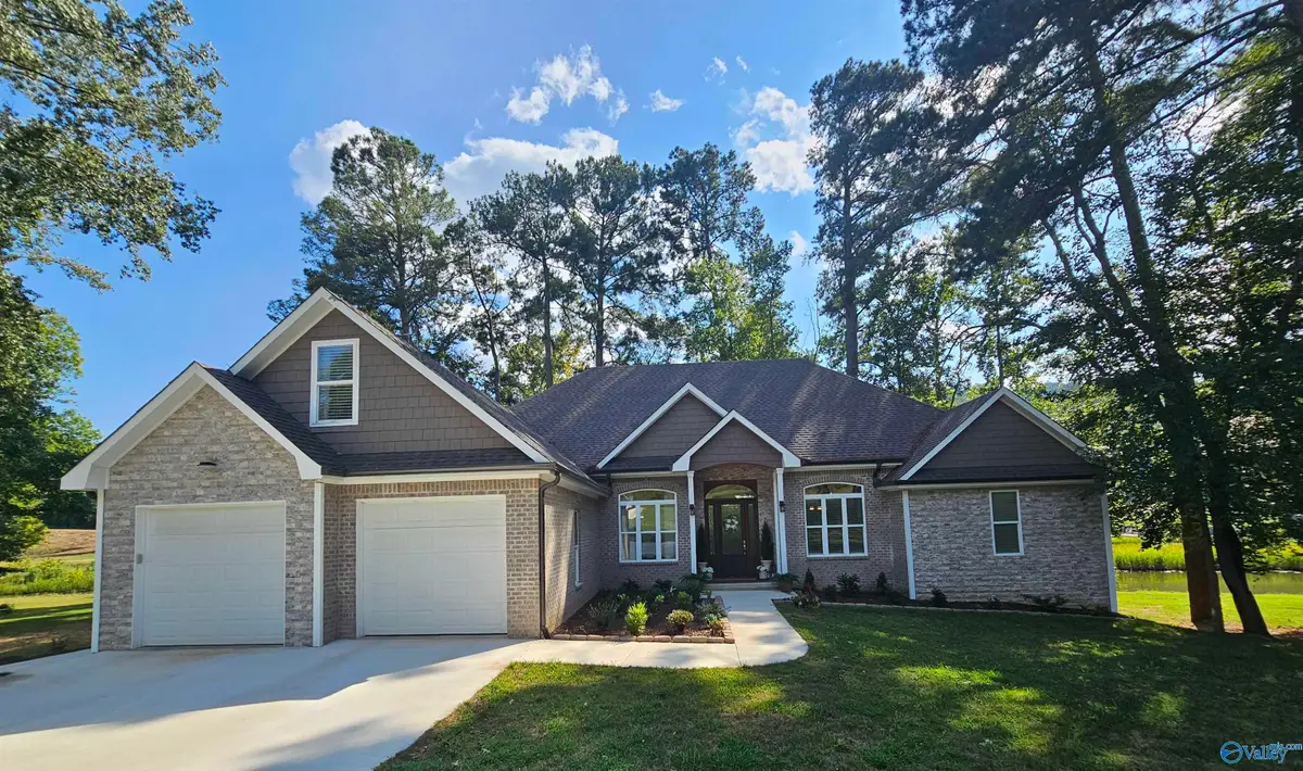 3733 Colonial Drive, Guntersville, AL 35976 - #1