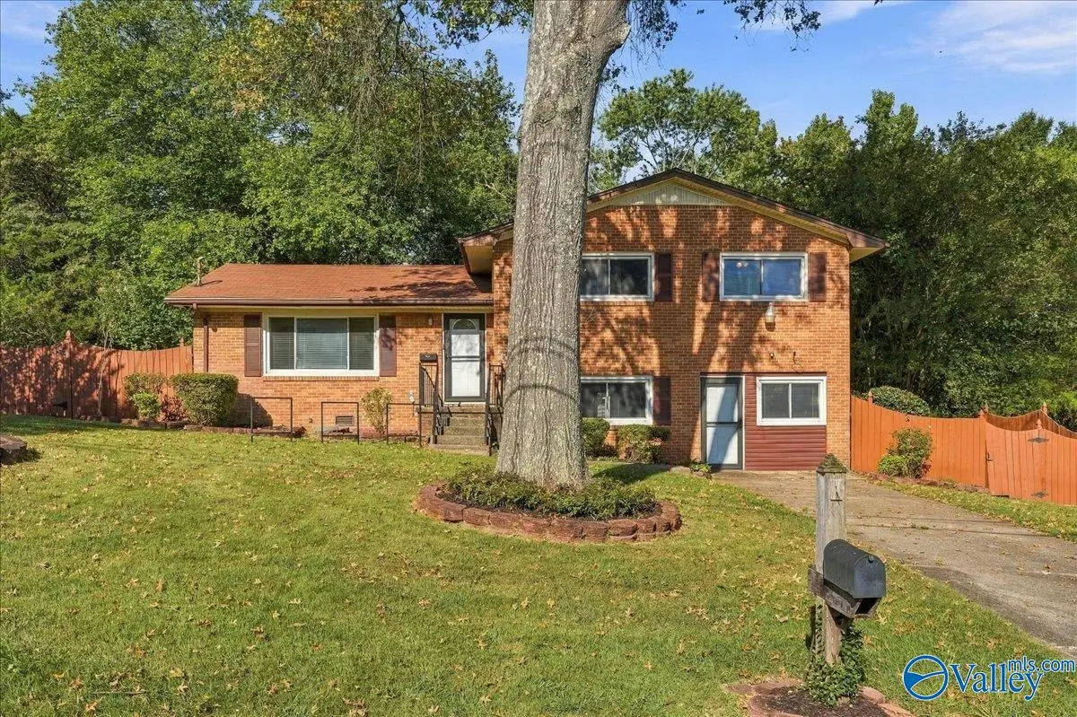 3203 Sweetbriar Road Nw, Huntsville, AL 35810 - #1