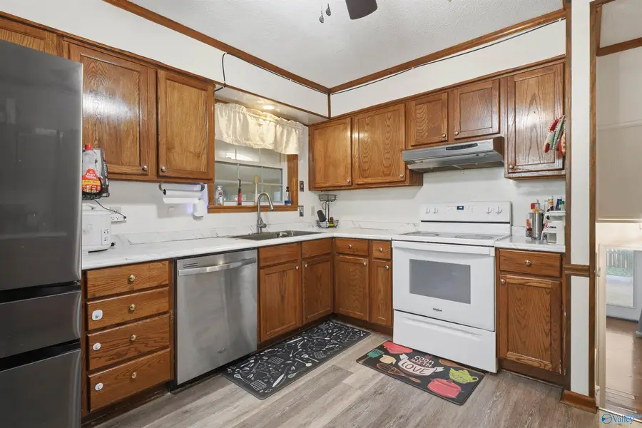 3606 Cedarhill Avenue Nw, Huntsville, AL 35810 - #3