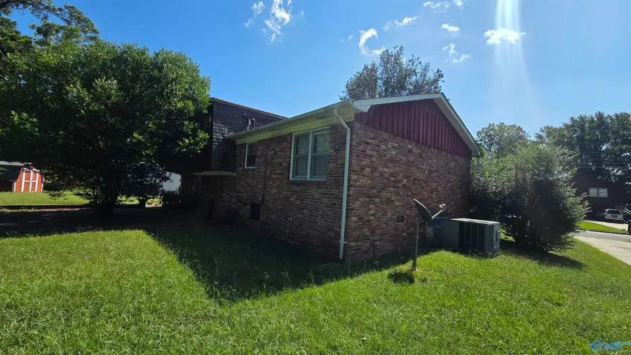 5017 Wayne Court Nw, Huntsville, AL 35810 - #3