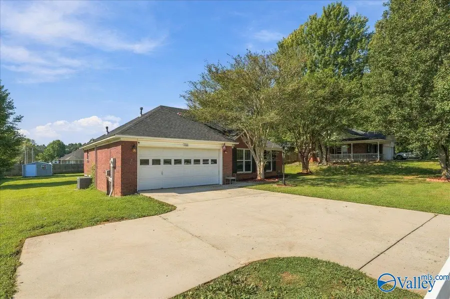 908 Bell Factory Road, Huntsville, AL 35811 - #2