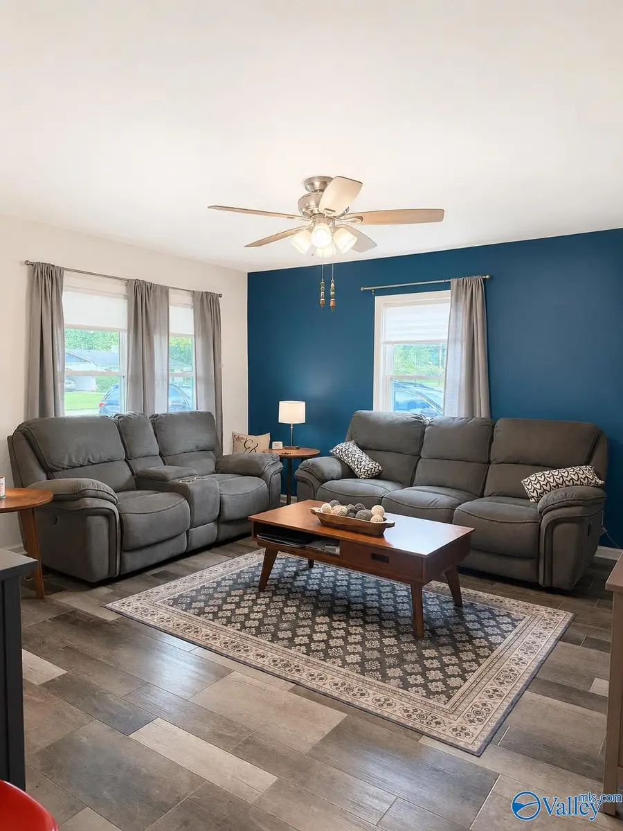 1828 Oakwood Avenue Ne, Huntsville, AL 35811 - #3