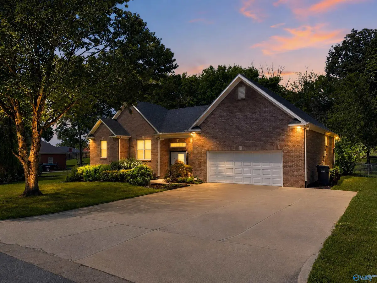 3326 Valley Forge Road, Decatur, AL 35603 - #1