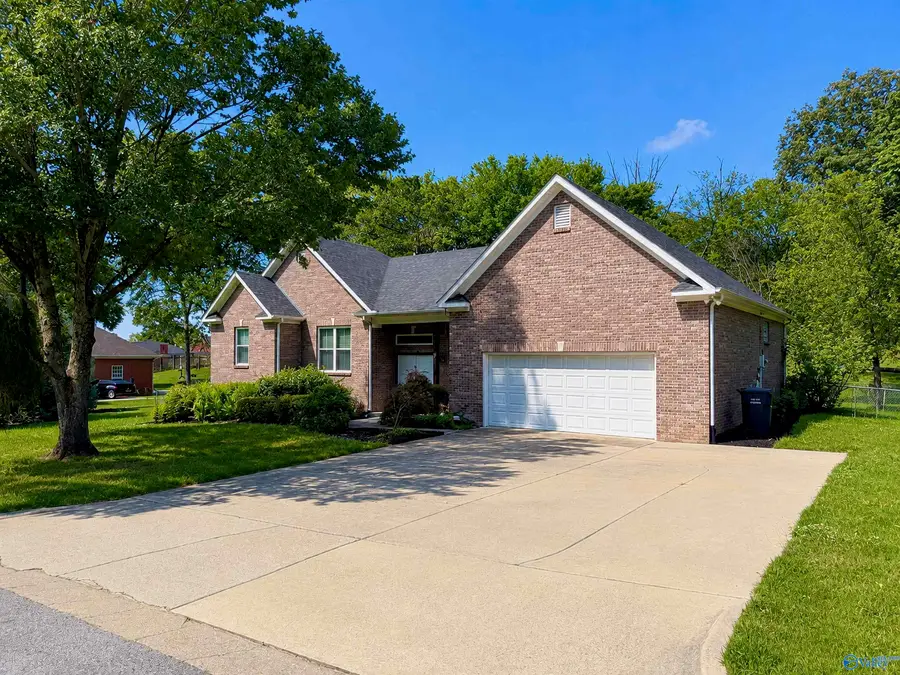 3326 Valley Forge Road, Decatur, AL 35603 - #3