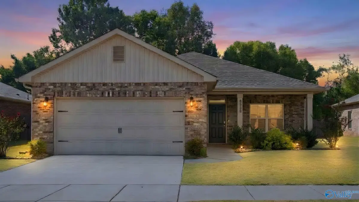 6530 Jacaranda Drive Nw, Huntsville, AL 35806 - #1