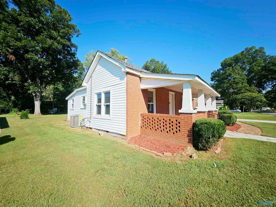 509 12th Avenue Nw, Decatur, AL 35601 - #2